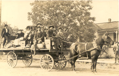 Frank Jarl with the Young People going to a county farm.